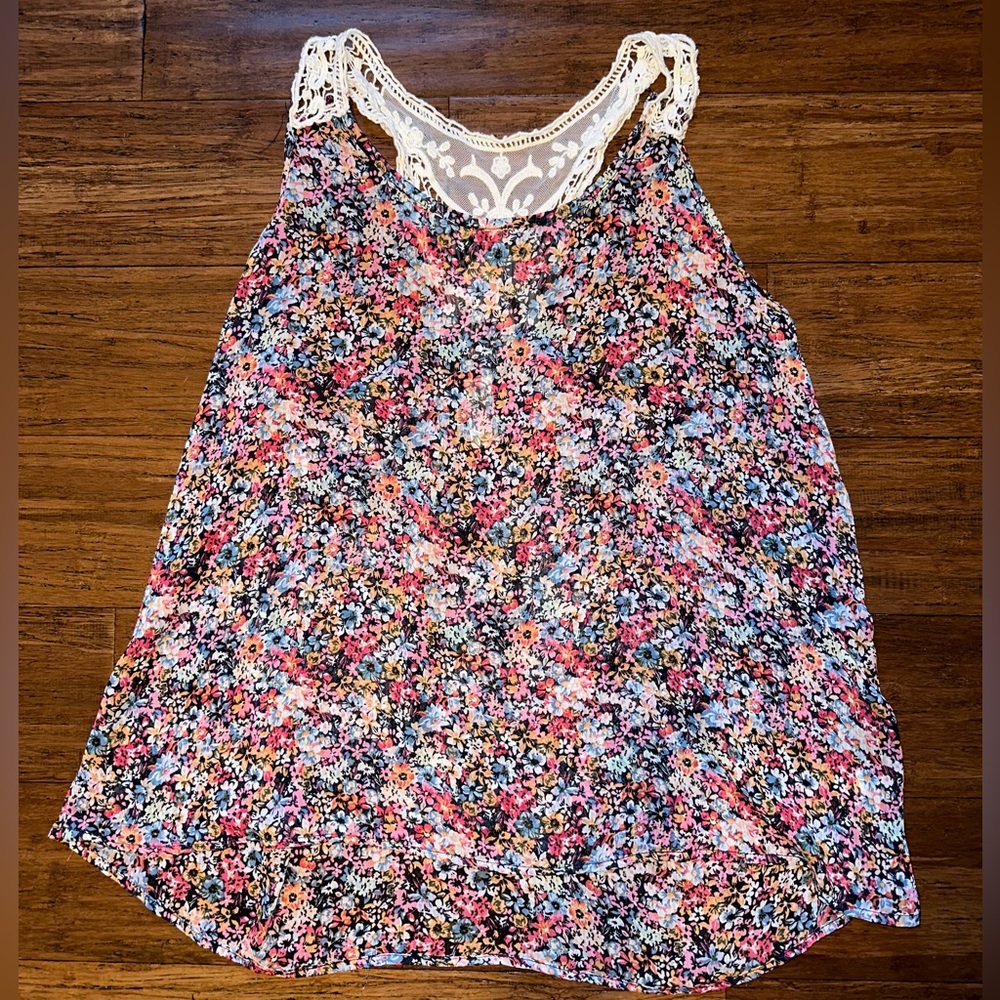 No Boundaries top